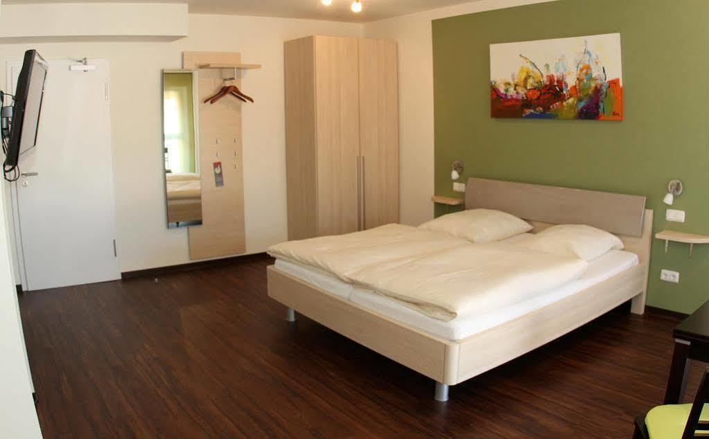 Landhotel Imhof Neuhof  ภายนอก รูปภาพ